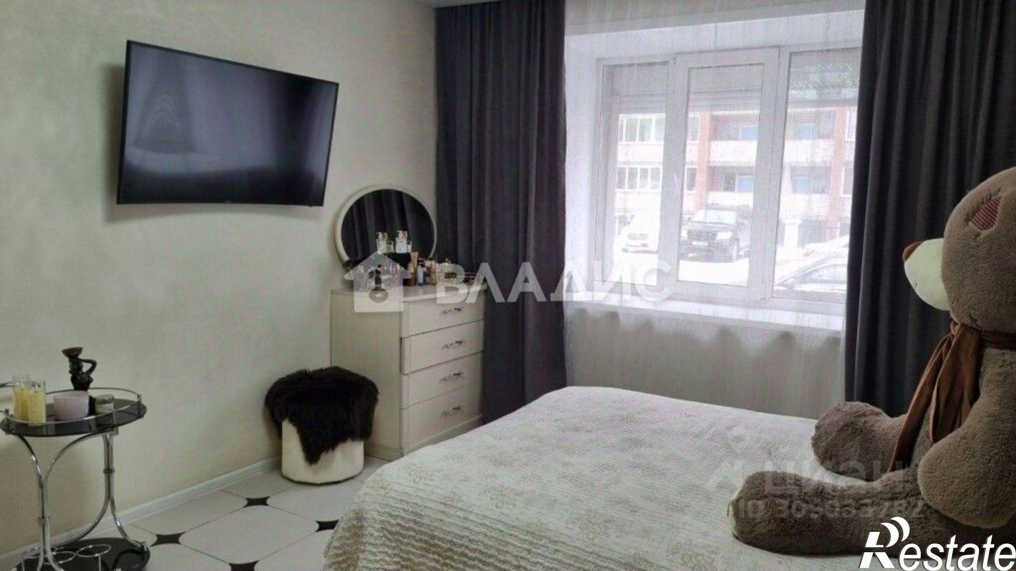 Купить квартиру за 8 000 000 рублей на Украинский бульвар, 19А