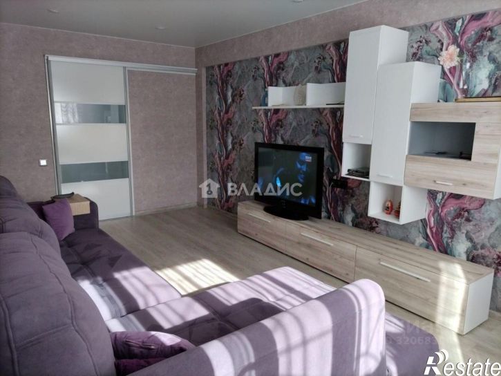 3-комн квартира 6-й микрорайон, 18