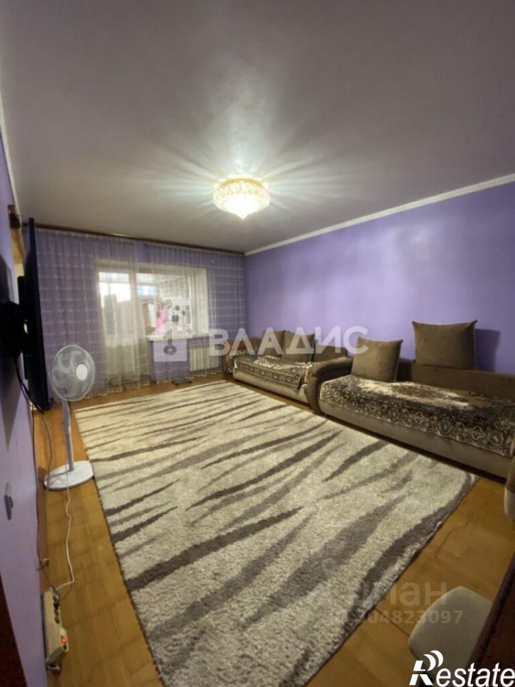 4-комн квартира улица Бабушкина, 108,  д. 108