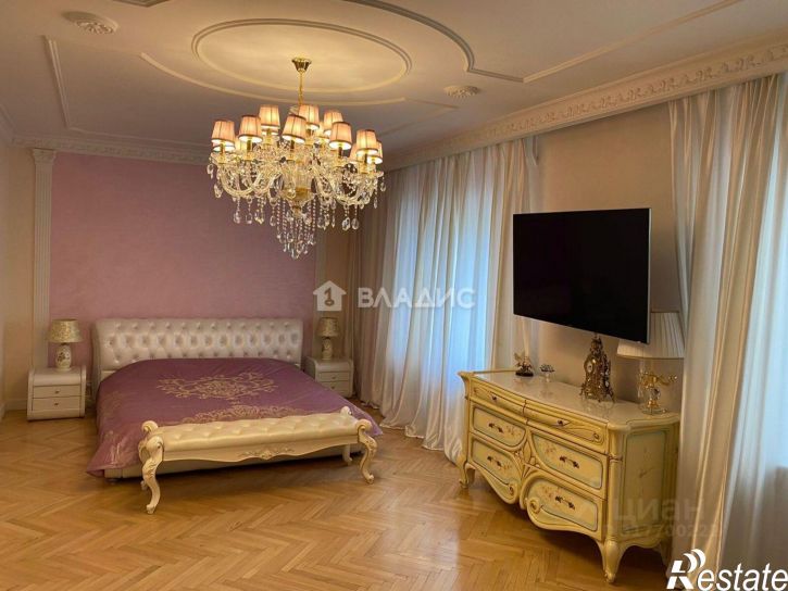 4-комн квартира улица Николая Островского, 61,  д. 61