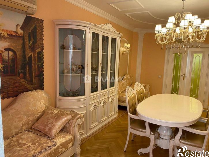 4-комн квартира улица Николая Островского, 61,  д. 61