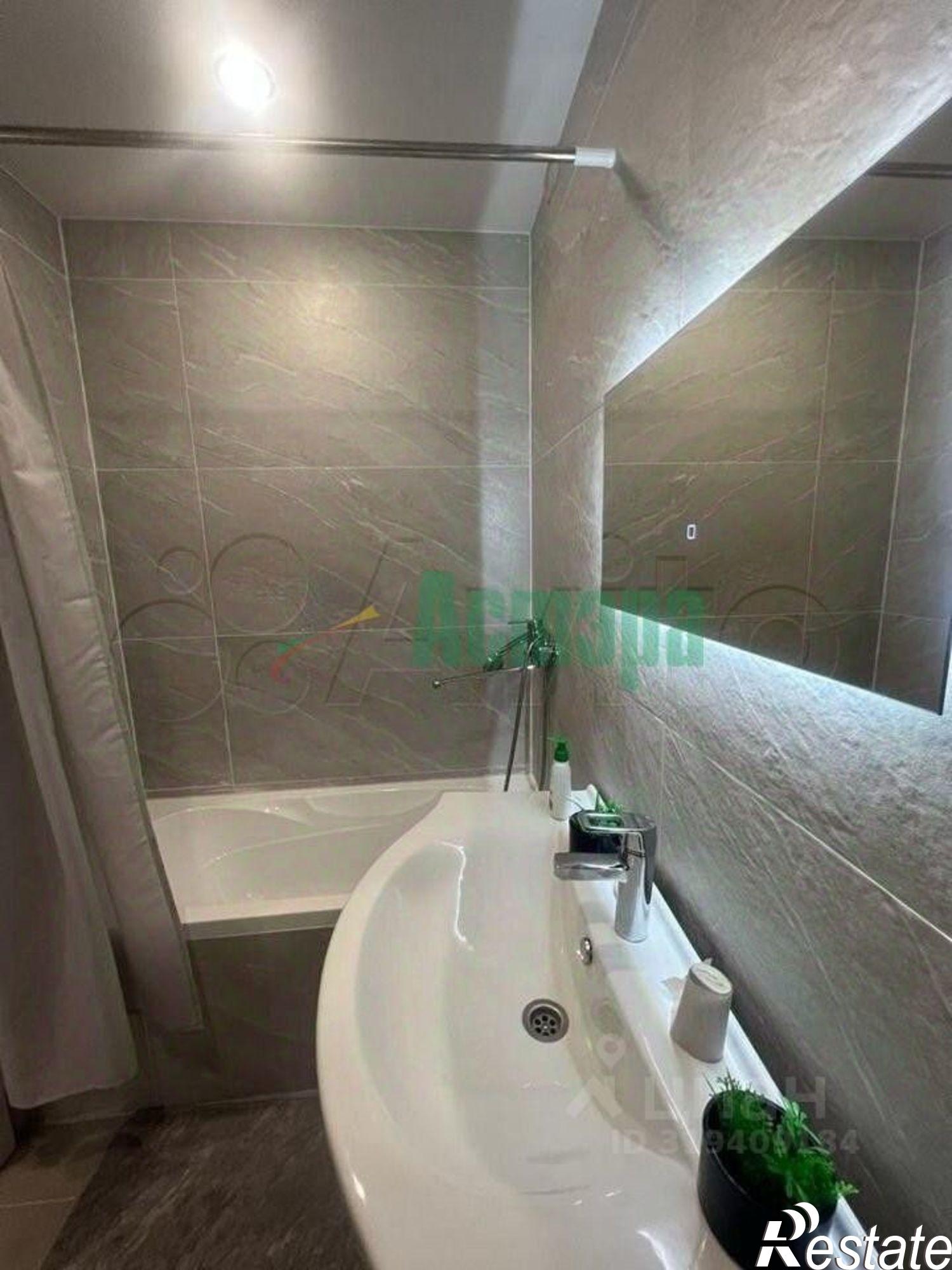 Купить квартиру за 10 100 000 рублей на улица Анохина, 105