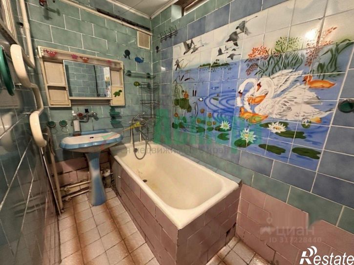 4-комн квартира улица Красных Коммунаров, 138,  д. 138