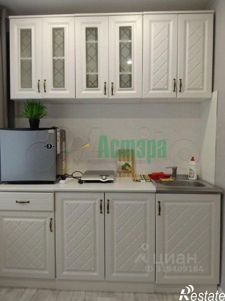 4-комн квартира улица Анохина, 105,  д. 105