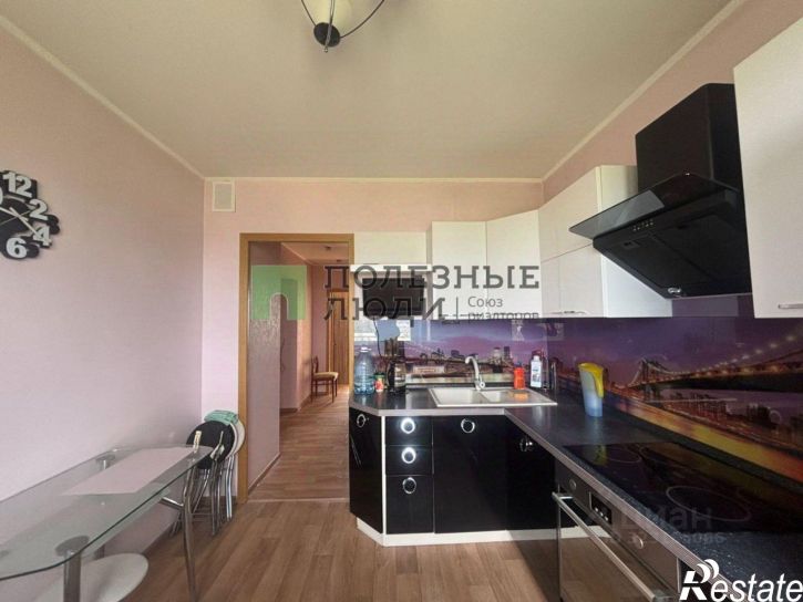 4-комн квартира Магистральная улица, 19,  д. 19