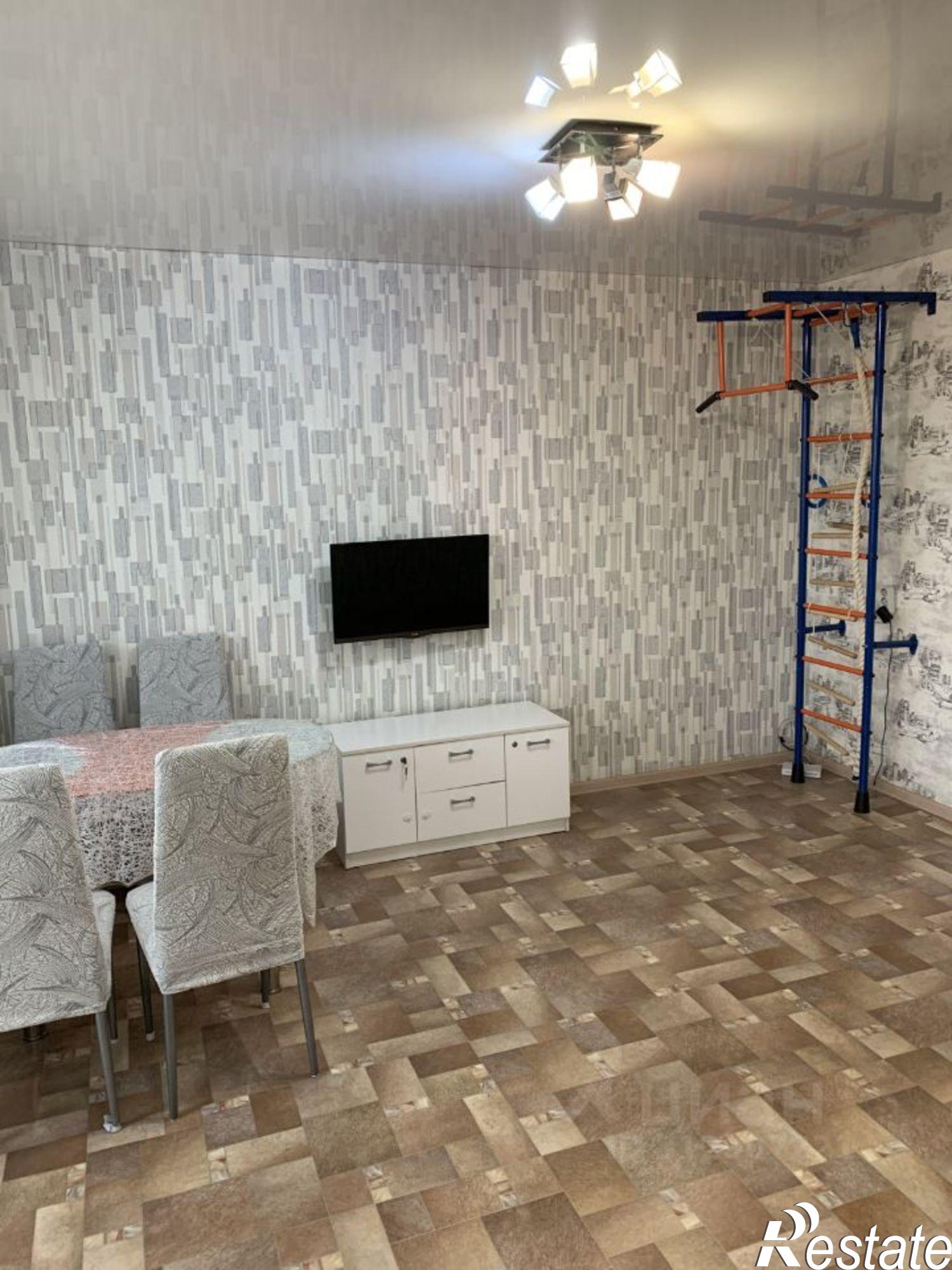 Сдать квартиру за 49 000 рублей на улица Балябина, 37