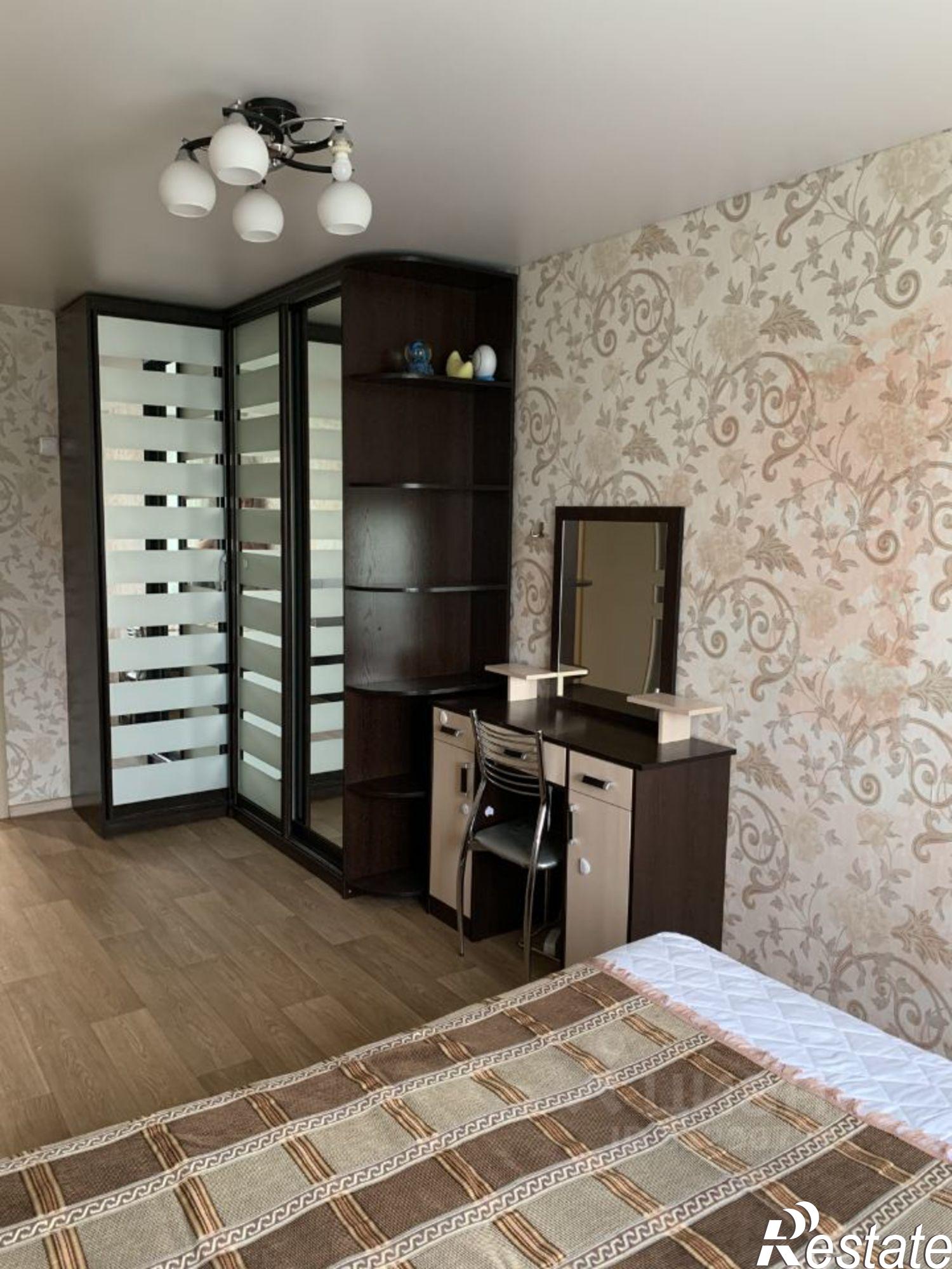 Сдать квартиру за 49 000 рублей на улица Балябина, 37