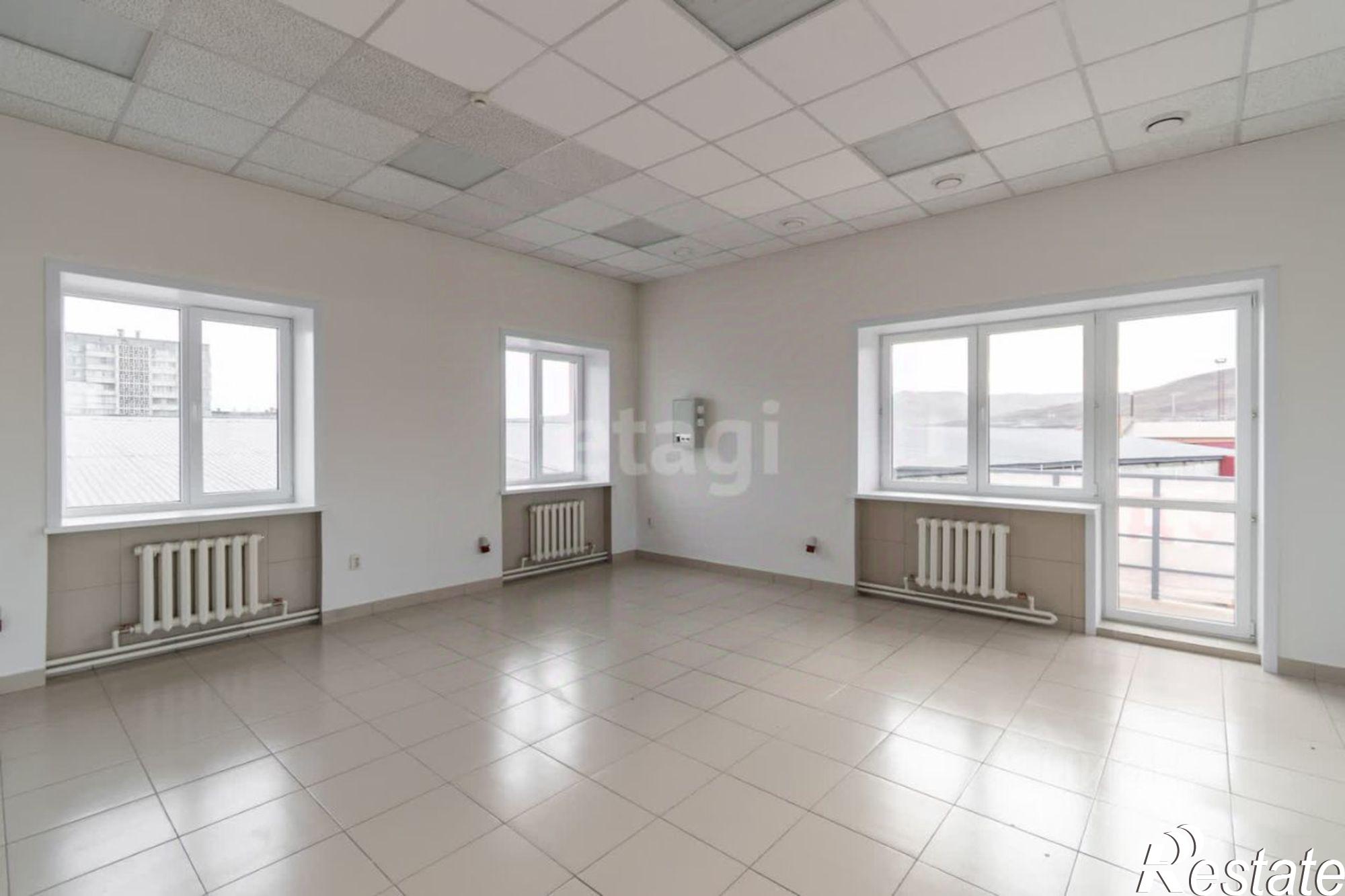 Сдать складское помещение за 100 001 рублей на улица Лазо, 112Б