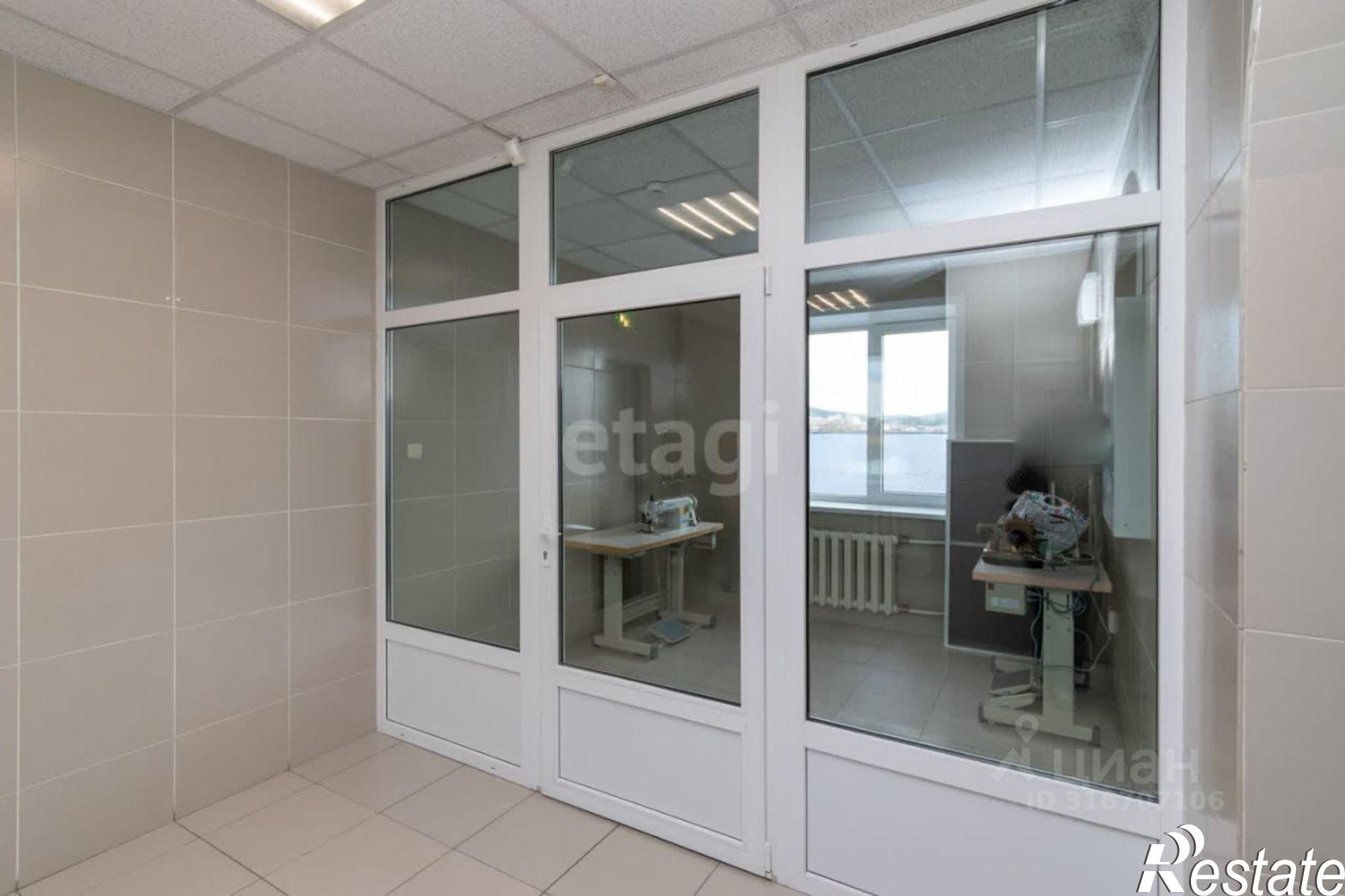 Сдать складское помещение за 100 001 рублей на улица Лазо, 112Б