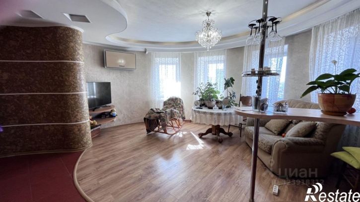 3-комн квартира улица Бабушкина, 108,  д. 108