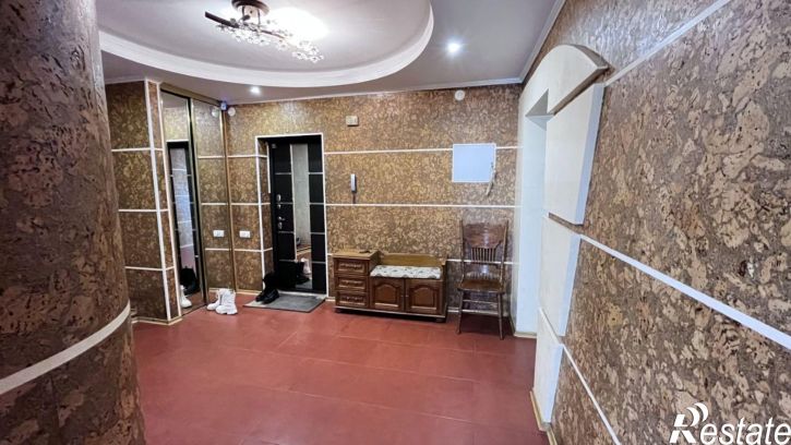 3-комн квартира улица Бабушкина, 108,  д. 108