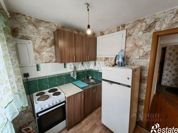 2-комн квартира улица Столярова, 40,  д. 40