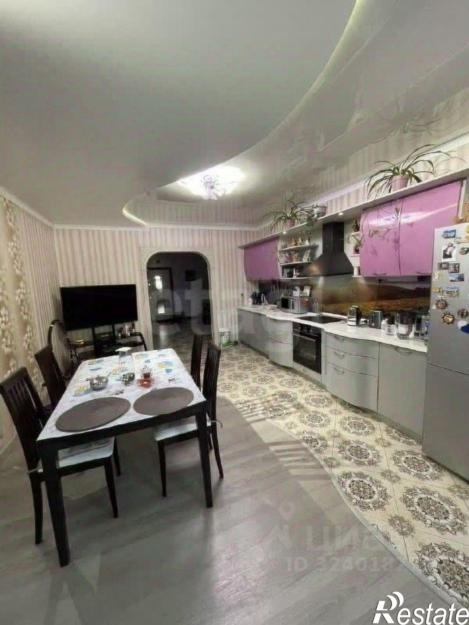 Купить квартиру за 13 000 000 рублей на Крайняя улица, 10