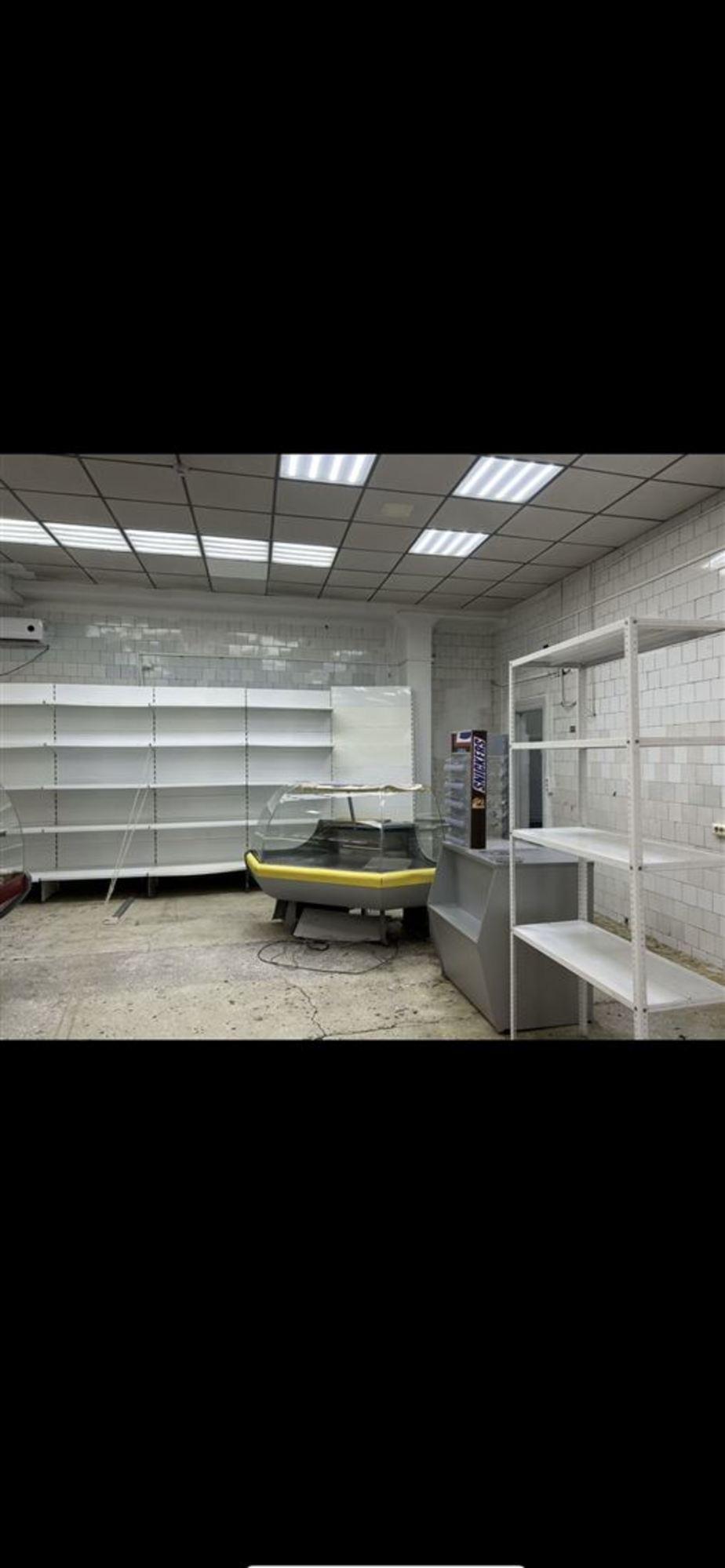 Сдать торговое помещение за 10 000 рублей на ул Евгения Гаюсана, д. 30в