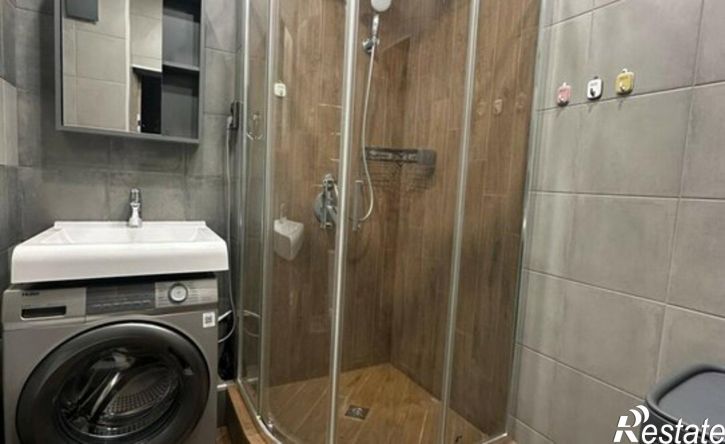 2-комн квартира улица Красных Коммунаров, 1,  д. 1