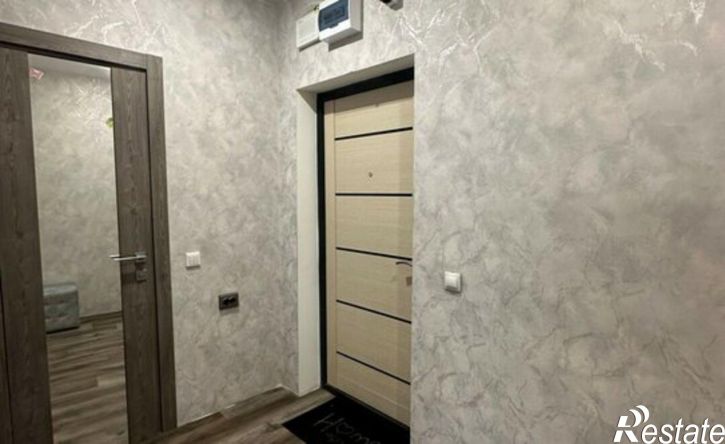 2-комн квартира улица Красных Коммунаров, 1,  д. 1