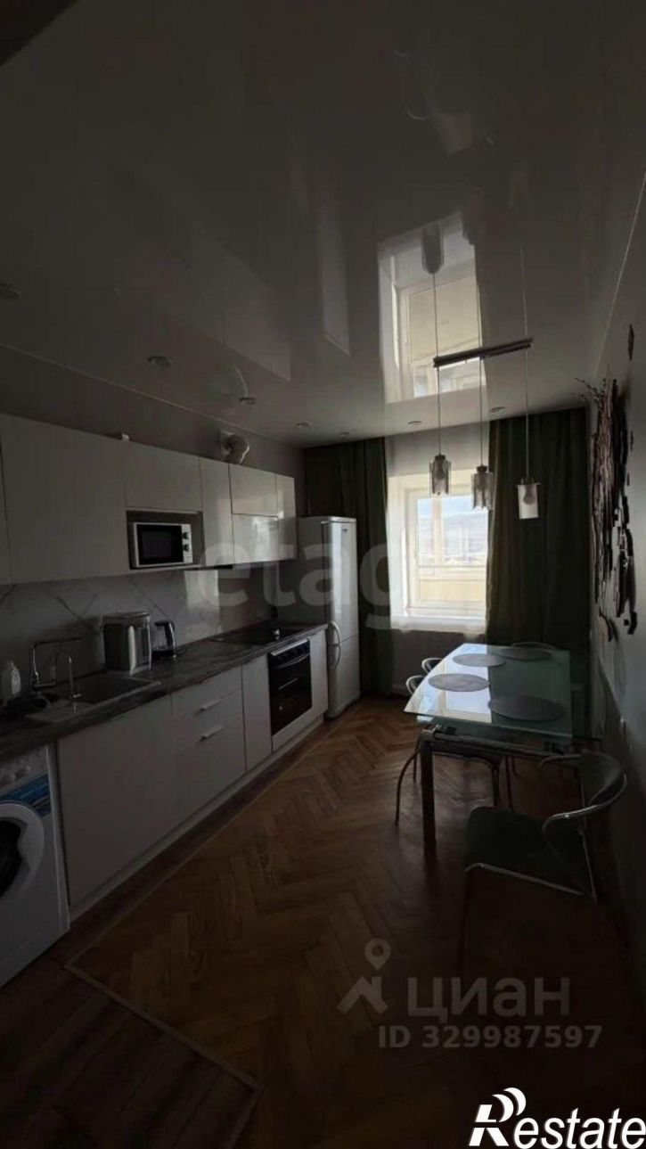 3-комн квартира улица Анохина, 17,  д. 17