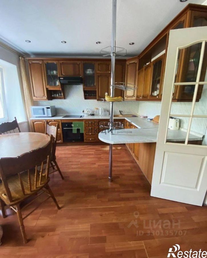 3-комн квартира улица Анохина, 105,  д. 105