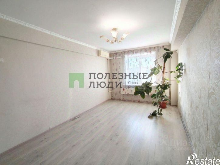 3-комн квартира Июньская улица, 22,  д. 22