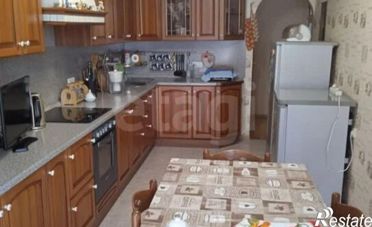 4-комн квартира улица Балябина, 16,  д. 16
