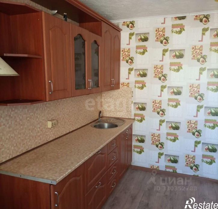 3-комн квартира ул Столярова, 38,  д. 38