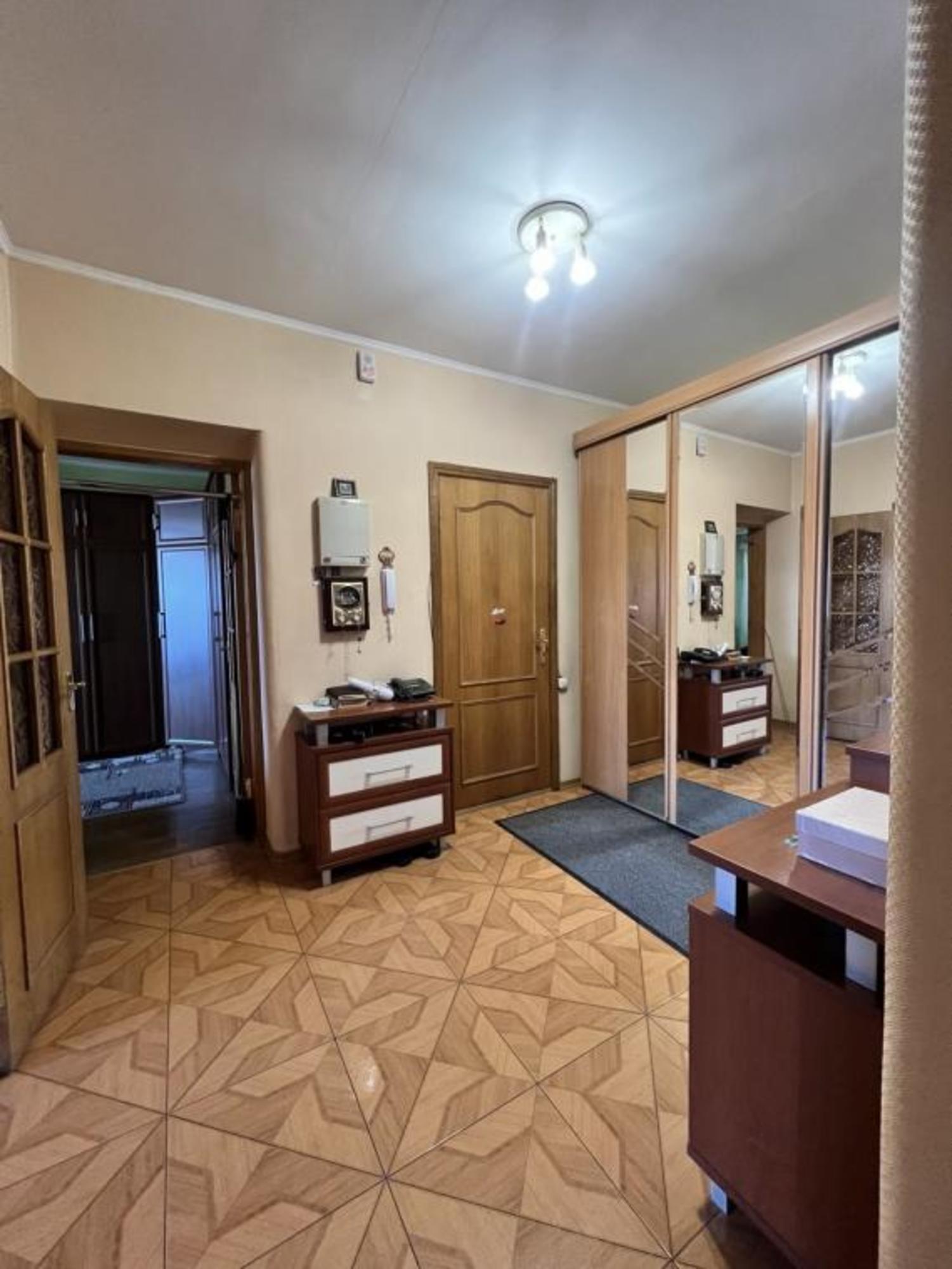 Купить квартиру за 15 000 000 рублей на Балябина, 16
