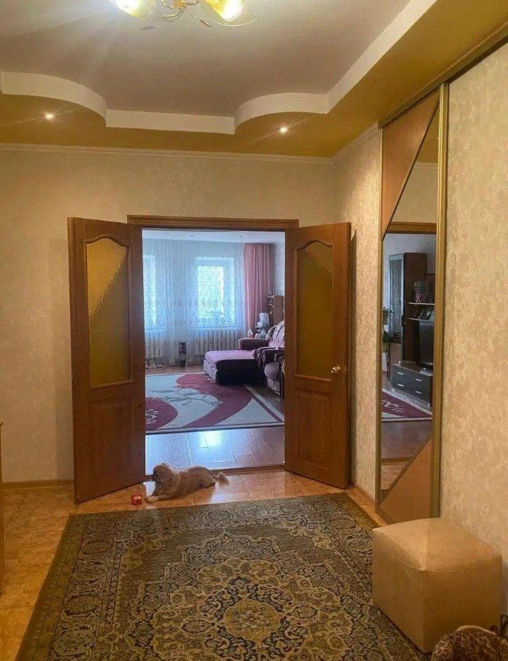 2-комн квартира -, 22