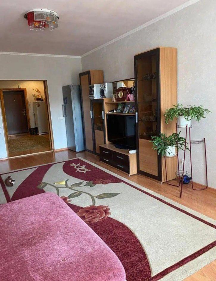 2-комн квартира -, 22