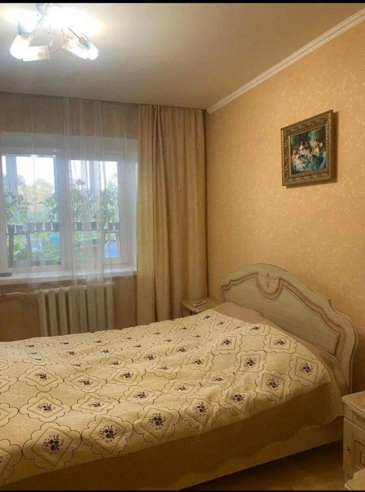 2-комн квартира -, 22