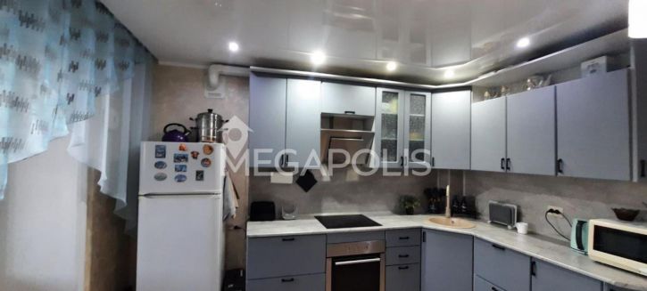 3-комн квартира Девичья сопка , 33