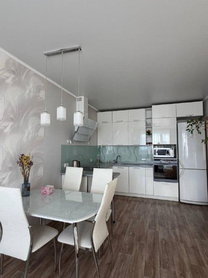 3-комн квартира Костюшко-Григоровича, 44