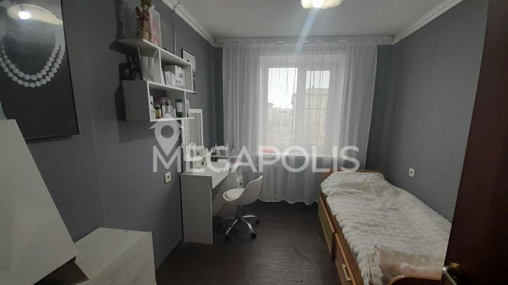 3-комн квартира Строителей, 75