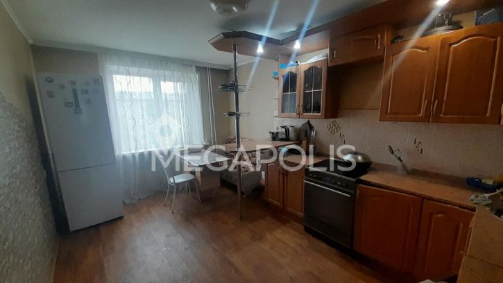 3-комн квартира Строителей, 75