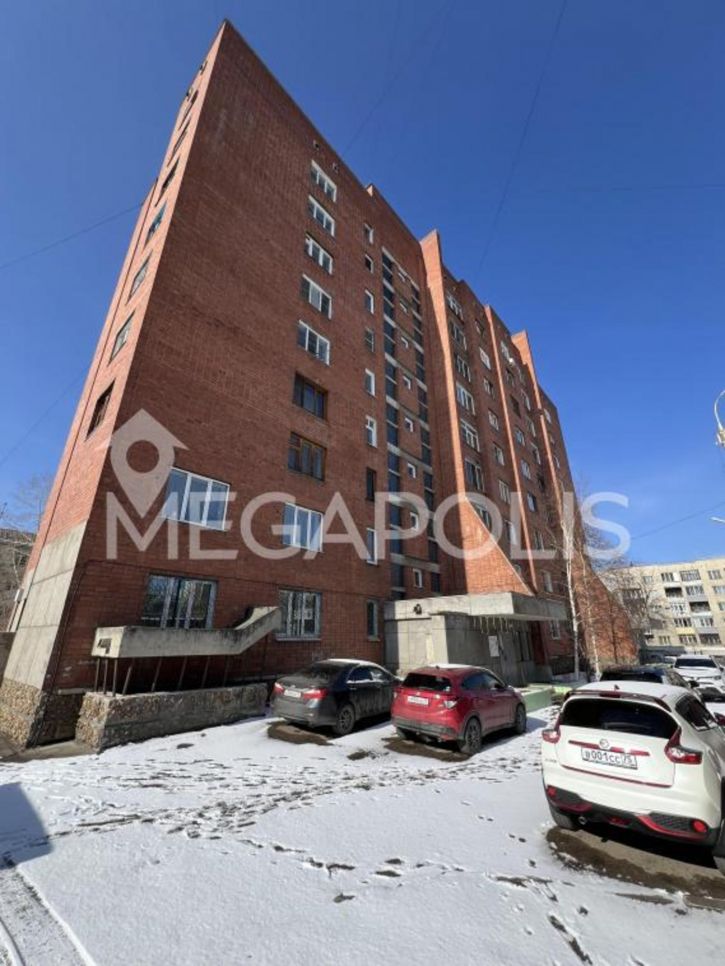 4-комн квартира Ангарская, 46