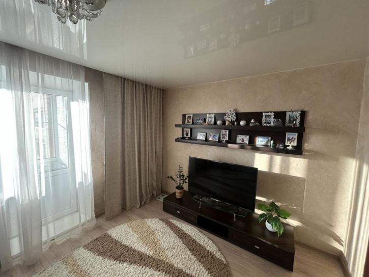3-комн квартира Бутина, 93
