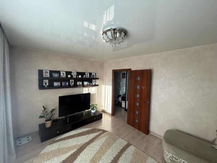 3-комн квартира Бутина, 93