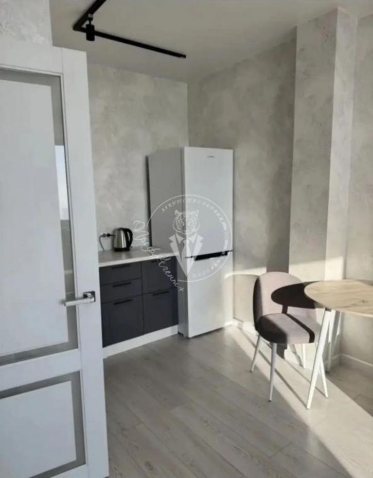 2-комн квартира Красных Коммунаров, 1
