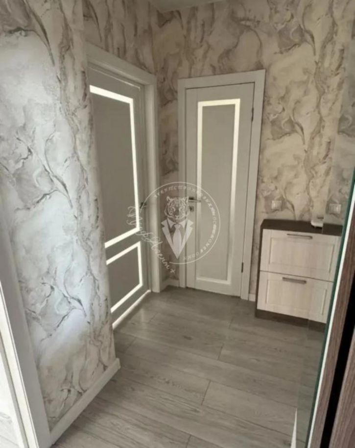 2-комн квартира Красных Коммунаров, 1