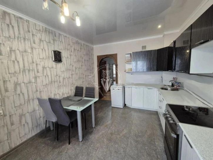 3-комн квартира Царский Микрорайон, 3