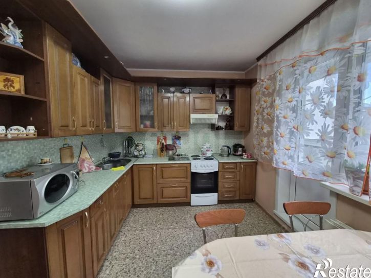 3-комн квартира улица Красных Коммунаров, 17,  д. 17