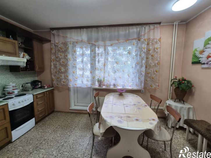 3-комн квартира улица Красных Коммунаров, 17,  д. 17