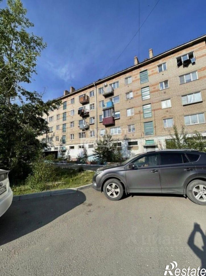 2-комн квартира улица Космонавтов, 4,  д. 4