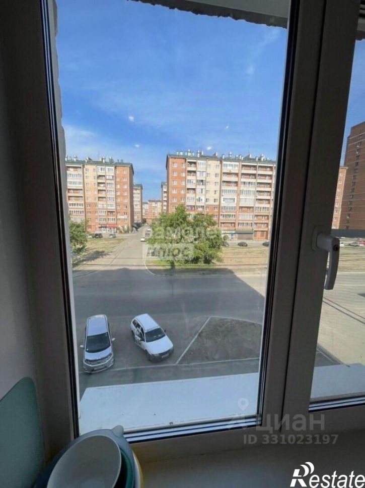 2-комн квартира улица Космонавтов, 4,  д. 4