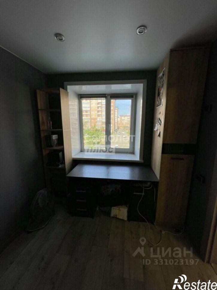 2-комн квартира улица Космонавтов, 4,  д. 4