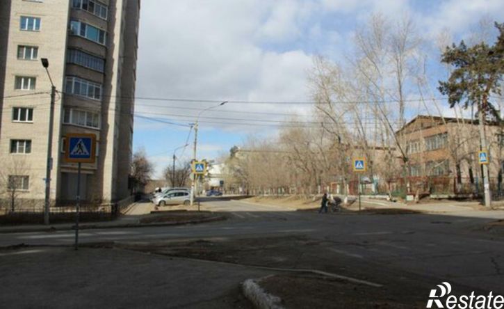 3-комн квартира улица Токмакова, 3,  д. 3