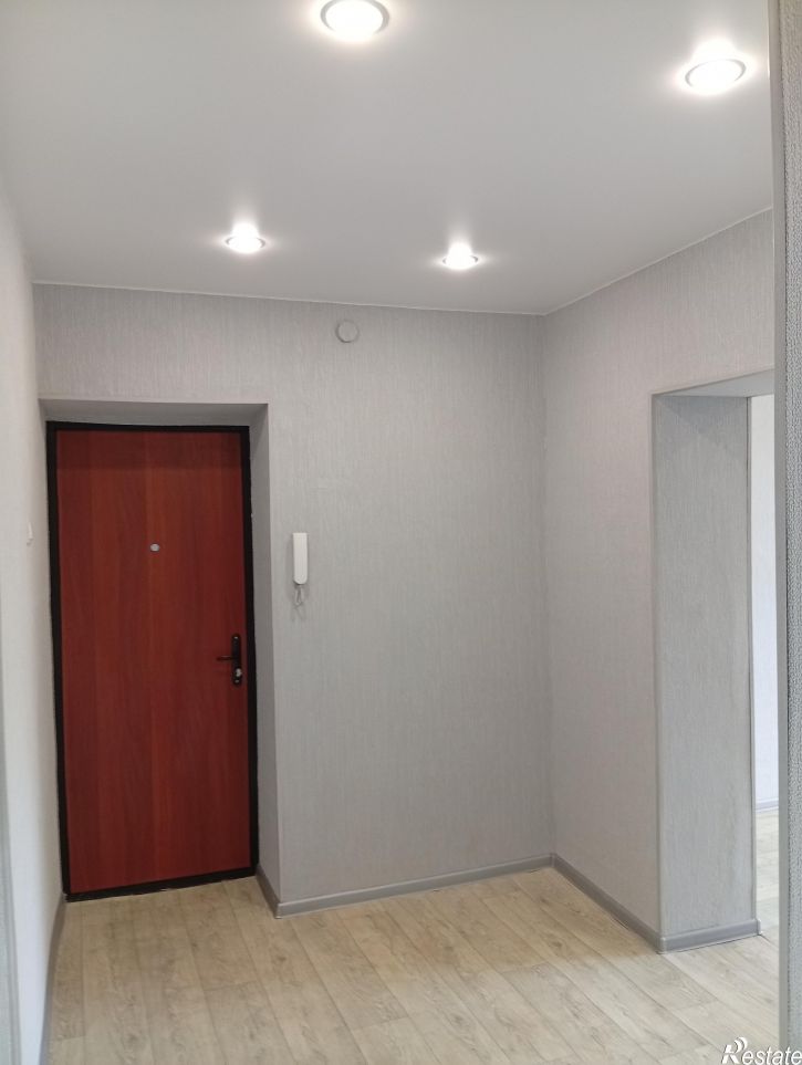 3-комн квартира улица Анохина, 21