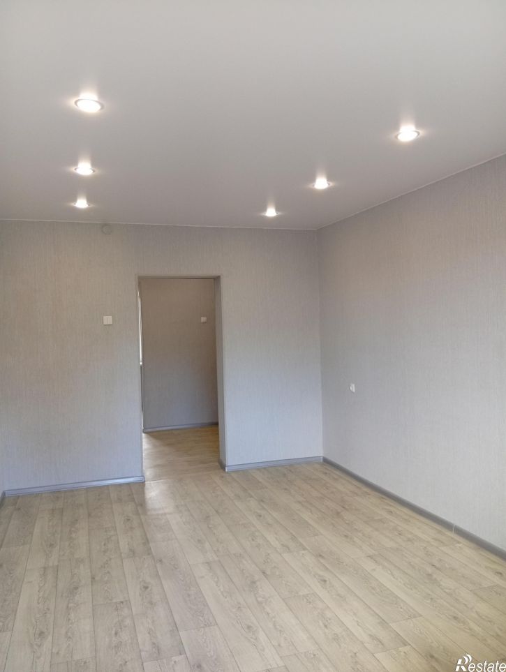 3-комн квартира улица Анохина, 21