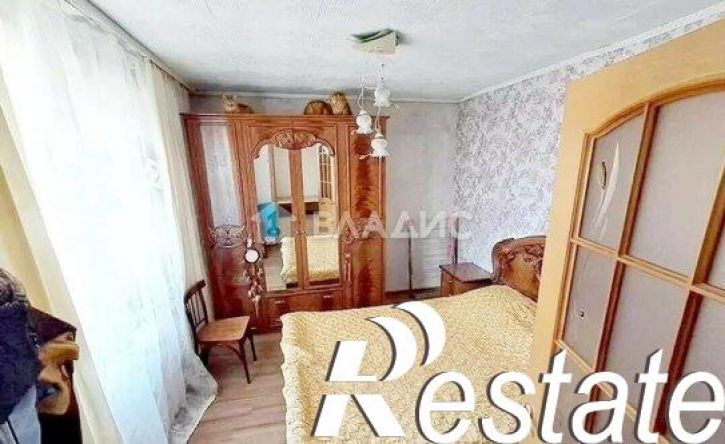 3-комн квартира улица Столярова, 35,  д. 35
