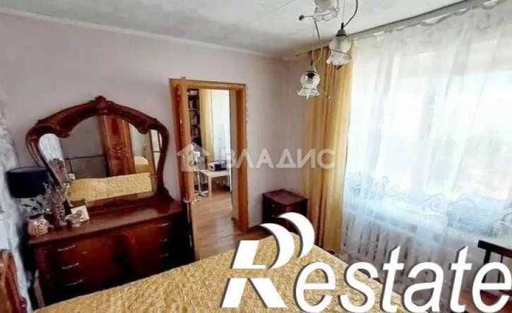 3-комн квартира улица Столярова, 35,  д. 35