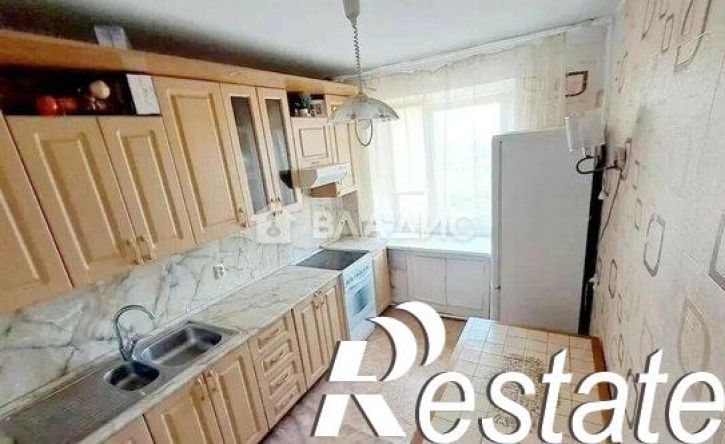 3-комн квартира улица Столярова, 35,  д. 35